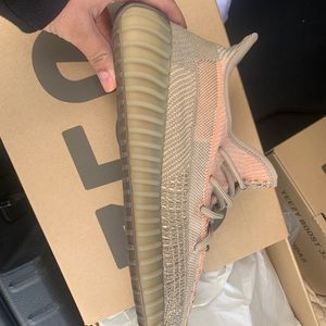 Yeezy Boost 350 V2